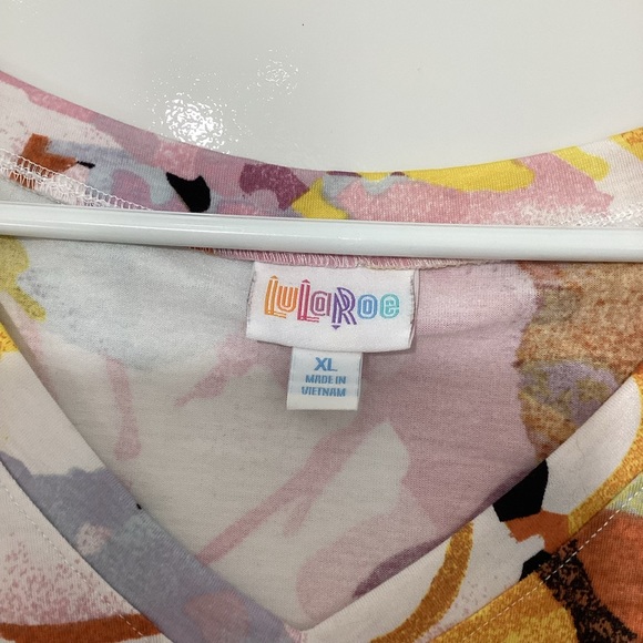 LuLaRoe X large V neck t shirt - Picture 3 of 3